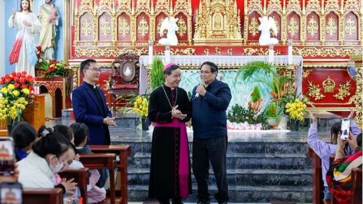 Pôa Phạm Minh Chính, Ngế pro xiâm hnê ngăn Chin phuh rơkâu Hngêi Pâ Xeăng Lào Cai drêng troh Tĭng kân Noel 2024