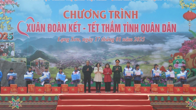 Lạng Sơn: Xuân đoàn kết - Tết thắm tình quân dân