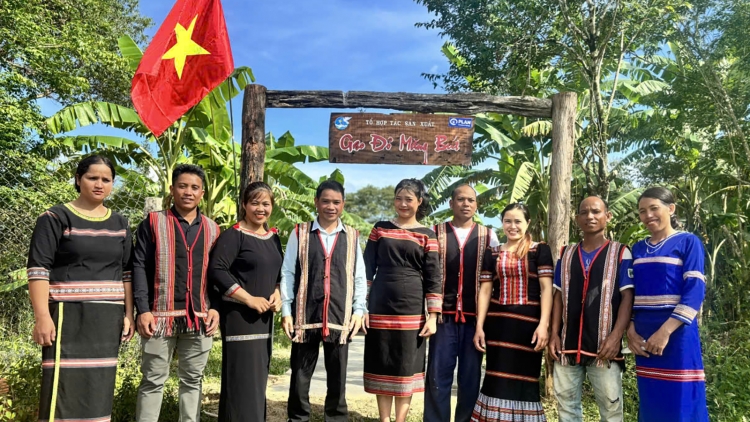 Mơnuih ƀôn sang kual Dap kơdư hok mơ-ak čơkă thun phrâo Ất Tỵ