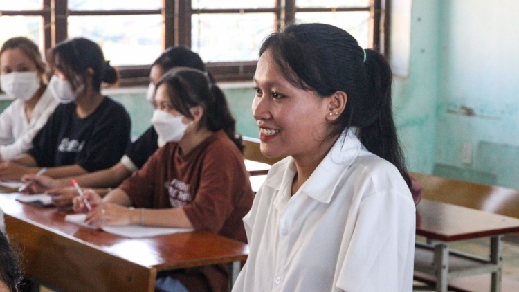 Tơdroăng châ tơƀrê kân dêi mơngế Rục: Troăng prôk 65 rơnó Hơngui ing rêh ối tung kiâp hmốu troh mơjiâng pơlê phâi hơtô