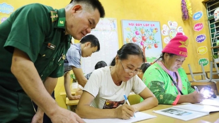 PAGLAONG SIAM LAGAIH PASAK BAC MEGRU DALAM BHUM MIKVA BANGSA TAKIK, BHUM CEIK