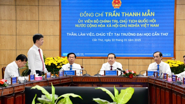 Pôa Trần Thanh Mẫn Kăn xiâm hnê ngăn Kuô̆k hô̆i  lăm pôu rơkâu tết a Hngêi trung Đại học Cần Thơ