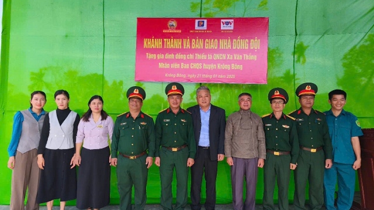 Tơdroăng phiu ro ai hngêi nếo tơdah Têt