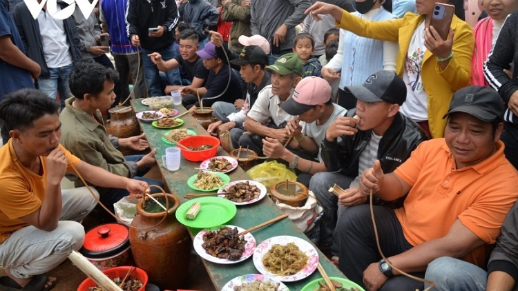 SALAO LASEI NGAK YANG AKAOK THUN DI BANGSA XÊ ĐĂNG 