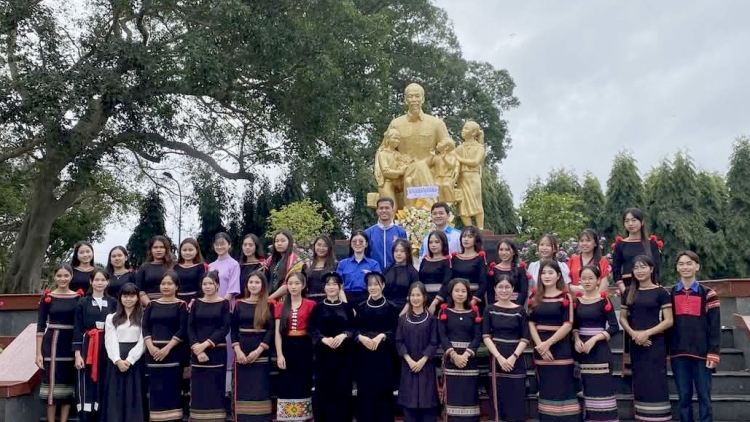 Cau bơsram dờng jơi bơtiàn ờ gal cau càr Dăk Lăk kơ̆p kờñ bơtàu tơnguh ƀòn lơgar