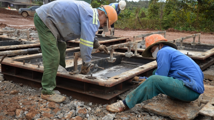 Pêi cheăng ta tung pơla Têt, vâ troăng kân tơdrăng lĕm Khánh Hòa - Ƀuôn Ma Thuột pêi klêi