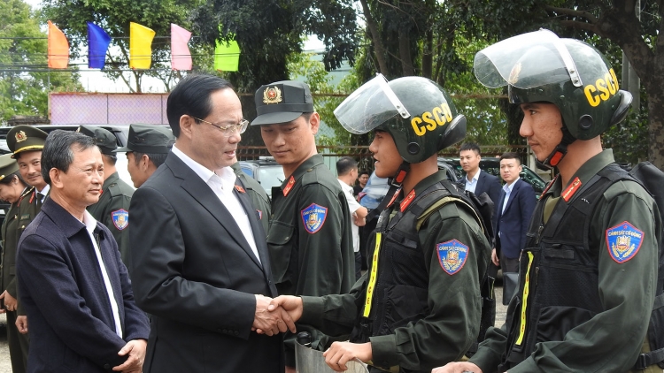 Phŏ Kơdră Quốc hội Trần Quang Phương năm ngôi, hmach thơ thou têt tơ̆ dêh char Kon Tum