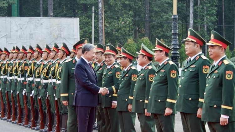 Tổng Bí thư Tô Lâm bơ̆ jang hăm Quân khu 7