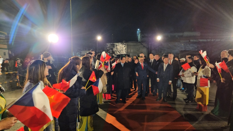 Khua dêh čar pơpŭ thun phrâo mơnuih ƀôn sang Việt Nam ƀơi Czech