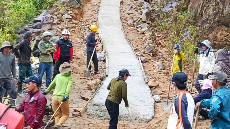 ĐHA ĐHÂM C’MOR TR’HY ZOOI ĐHANUÔR BHRỢ C’LÂNG LƯỚT