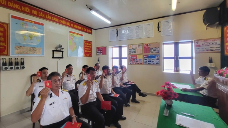 Klei kƀĭn bruă Đảng ti plao ksĭ nah Dhŭng