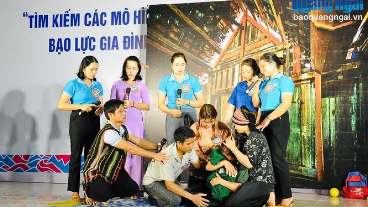  BH’RỢ ZÊL, CHA GROONG TR’VAY TR’POOH COH PR’LOỌNG ĐONG 