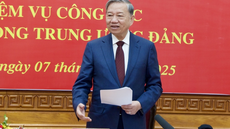 Khua git gai Ping gah dêh čar ta ơi Tô Lâm jao bruă Khua Anom bruă Ping gah phrâo dêh čar ta kơ ơi Lê Hoài Trung 