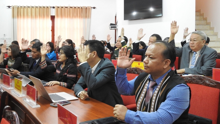 Kon Tum geh Jơnau lơh nền tàm pơrjum tơnggơs 6 Sờh gơ wèt Anih duh broă Làng bol càr 