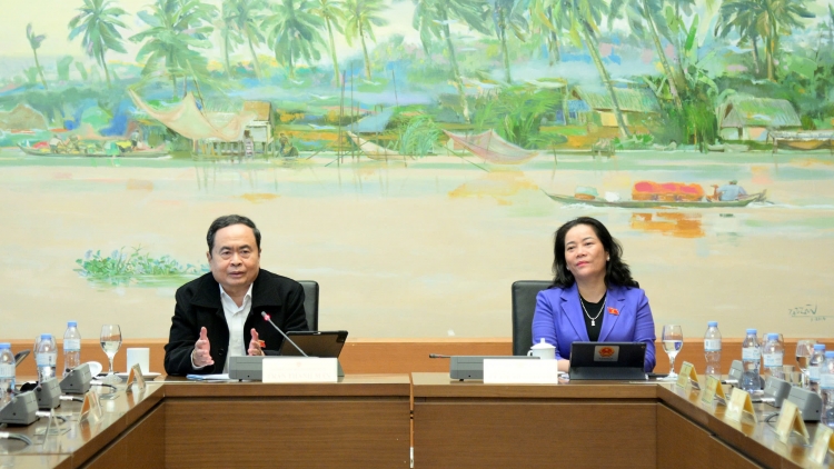 Kruanh Quốc hội leo rơh tâm nchră nău kan Luật leo kan Chính phủ (mhe rgâl).