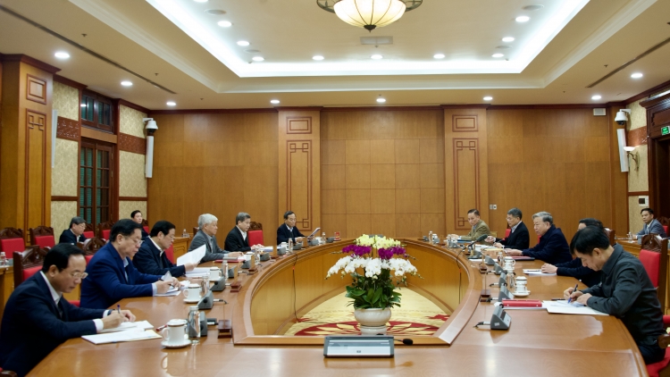 Pôa Tô Lâm, Kăn xiâm pơkuâ hnê ngăn Đảng pơkuâ roh hôp mơnhên tơdroăng po rơdâ pêi pro Pơkâ kơxô̆ 40 ‘na tơdroăng tơkŭm po Têt Ất Tỵ hơnăm 2025