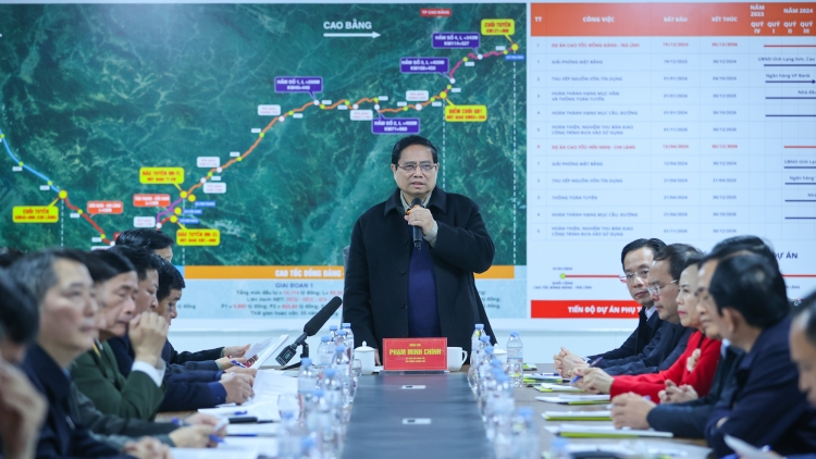 Thủ tướng ồng Phạm Minh Chính sồr lơh mhar tŭ tơngai lơh 2 nơm gùng rơndeh lòt mhar tờm ngan tàm Lạng Sơn mờ Cao Bằng 