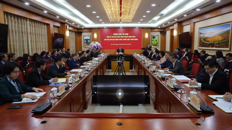 Pôa Tô Lâm, Kăn xiâm pơkuâ hnê ngăn Đảng pêi cheăng ƀă Khu pơkuâ pêi pro troăng hơlâ ƀă Troăng pêi cheăng ton xŏn Tơnêi têa