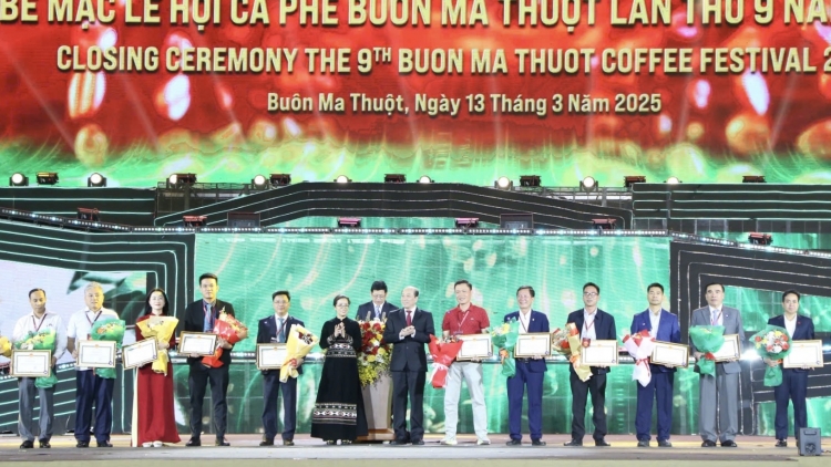Lêh akŏm Kaphê Buôn Ma Thuột 'măng mă 9 pơgơ̆r đei jơnei 'lơ̆ng hơ-iă 