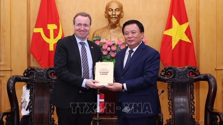 Nguyễn Xuân Thắng drông Êpul ngă bruă mơ̆ng Dhar bruă hdră mtrŭn hŏng tač êngao, Anôk bruă kƀĭn ala Denmark 