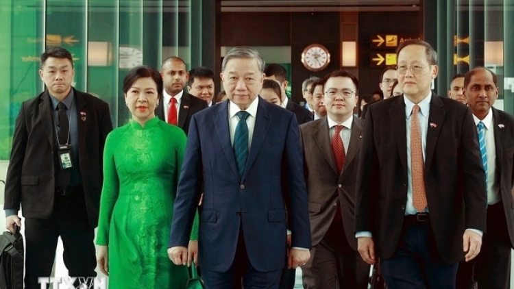 Tổng Ƀí thư ồng Tô Lâm tơn jơh niam bơnĕ dơ̆ lòt còp lơgar Indonesia mờ Singapore 