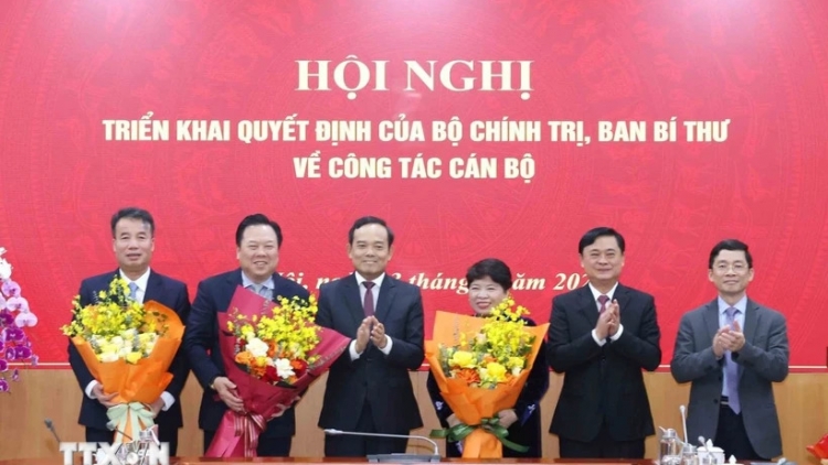 Bộ Chính trị rgum đă, ntăm n’hao 3 Groi Kruanh Ban Chính sách, chiến lược Trung ương