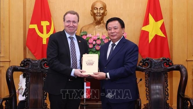 Ƀok Nguyễn Xuân Thắng sơng Khul Hơnih bơ̆ jang Tơbôl, Kuô̆k hô̆i Đan Mạch