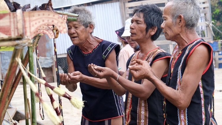 GIA LAI: ĐHA NUÔR BA NA COH KÔNG CHRO BHUI HAR ĐHR’NIÊNG SƠMĂ KƠCHAM