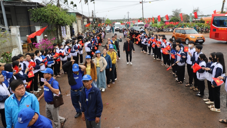 Jơnŭm kơtrăi chehphe tơ̆ mir pơgar să chehphe mă blŭng tơ̆ Tây Nguyên