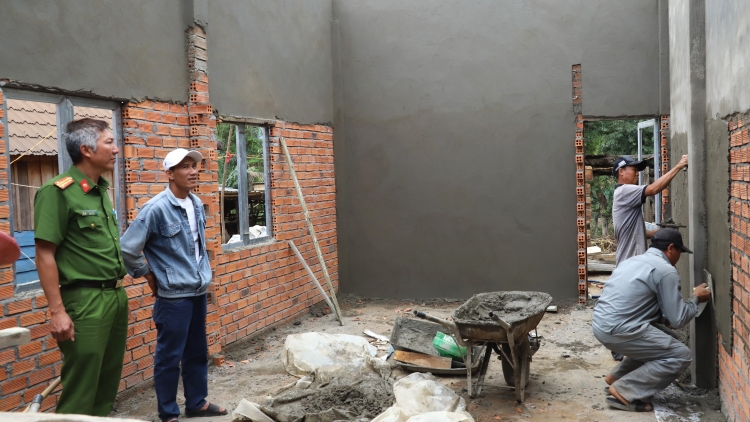 Càr Dăk Lăk rơ̆p lơh sir lơh rơlau 1 rơbô nơm hìu tàm nhai 4  