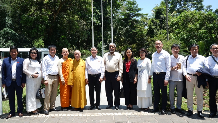 Groi Kruanh Quốc hội Nguyễn Đức Hải khâl n’gor Trung, Sri Lanka