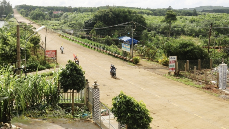 TR’XĂL ĐHỊ ZR’LỤ ẶT BHRỢ CÁCH MẠNG PHÚ YÊN
