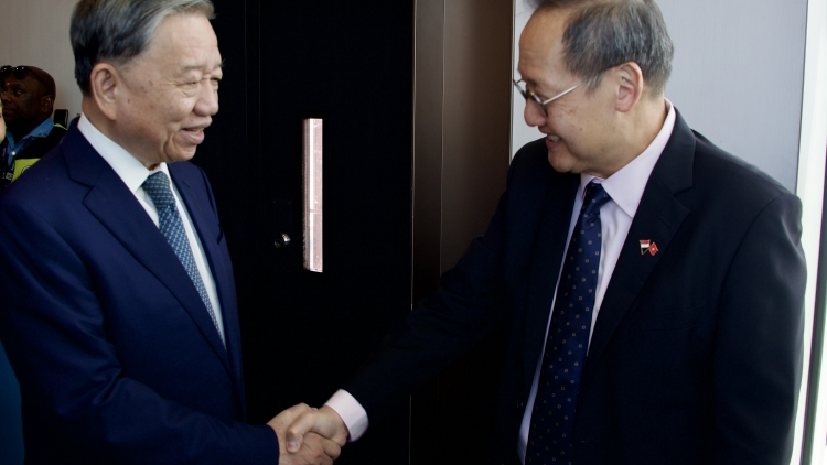 Tổng Ƀí thư ồng Tô Lâm còp ngan ngồn lơgar Singapore