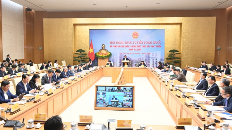 Thủ tướng ồng Phạm Minh Chính đơng lam pơrjum pờ tơlik tơn tàm internet gùt lơgar bè lơh uă hìu ơm mpồl bơtiàn 