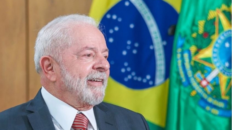 Kwang atbồ lơgar Brazil ồng Luiz Inácio Lula da Silva còp kấp Dà lơgar tus lơgar Việt Nam
