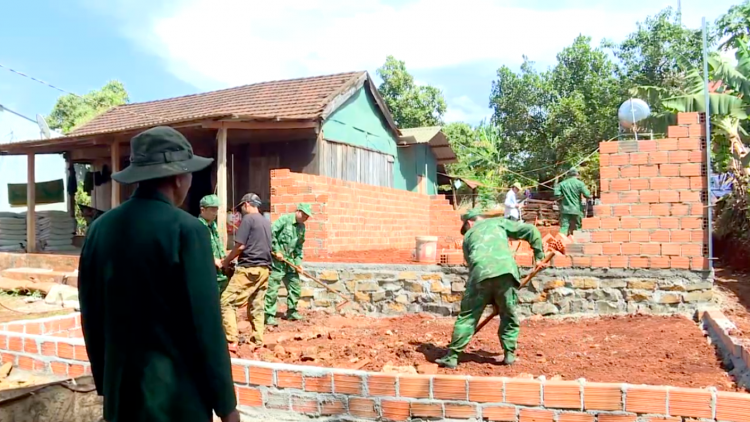 Gia Lai tŭn pran tơdrong jang man, pơm hơmet ming hnam oei ăn ŭnh hnam dơnuh hin