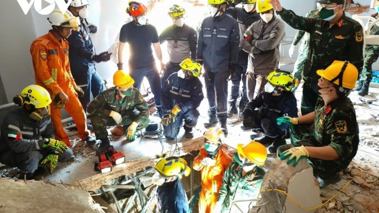 Mpồl dong kờl cau gơtìp rềs àr lơgar Việt Nam dê jàu 30 tấn phan bơna dong kờl lơgar Myanmar lài mờ tŭ rê hờ lơgar 