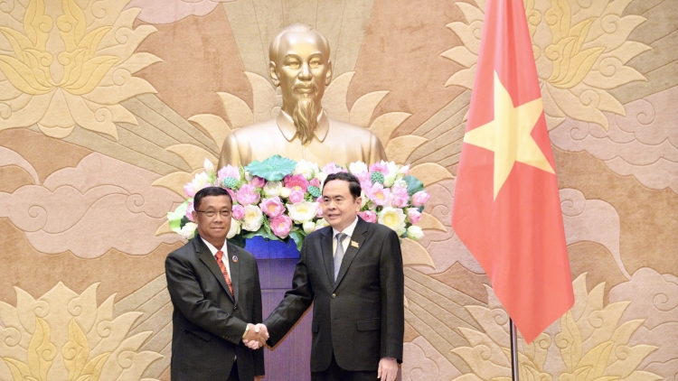 Kơdră Quốc hội Trần Thanh Mẫn sơng Phŏ Kơdră Quốc hội Lào