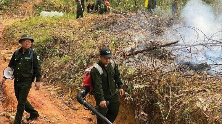 THÀNH PHỐ HUẾ: PA GHIT ZẬP BH’RỢ ZÊL, CHA GROONG ROOH CAT CRÂNG