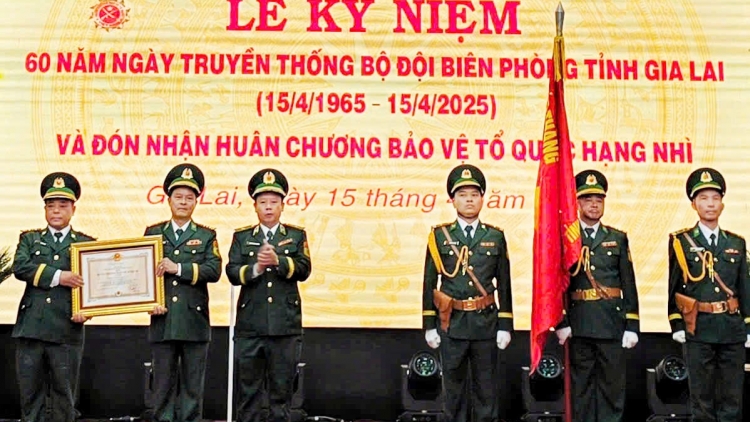 Hưch hanh hơmanh bơnê 60 sơnăm Ƀô̆ đô̆i vei lăng sơlam teh đak dêh char Gia Lai