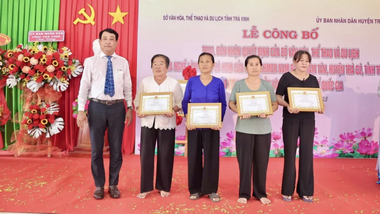 ពត៌មាន​ម៉ោង៦