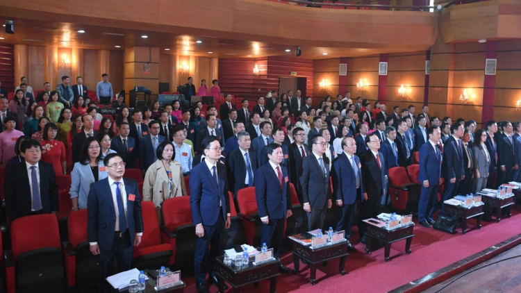 ពត៌មាន​ម៉ោង៦