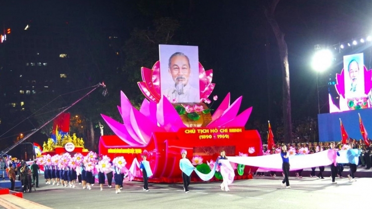 Ƀòn dờng Hồ Chí Minh bơyai lơh dơ̆ ling lòt pơdar lik lòt tàm gùng dờng ngan di dơ̆ tơngkah kir sơnrai Ngai Tơngklàs 