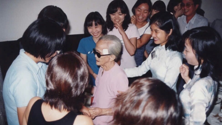 PÂN ĐIL TÙ CHÍNH TRỊ CÔN ĐẢO COH TẠP CHÍ LIFE