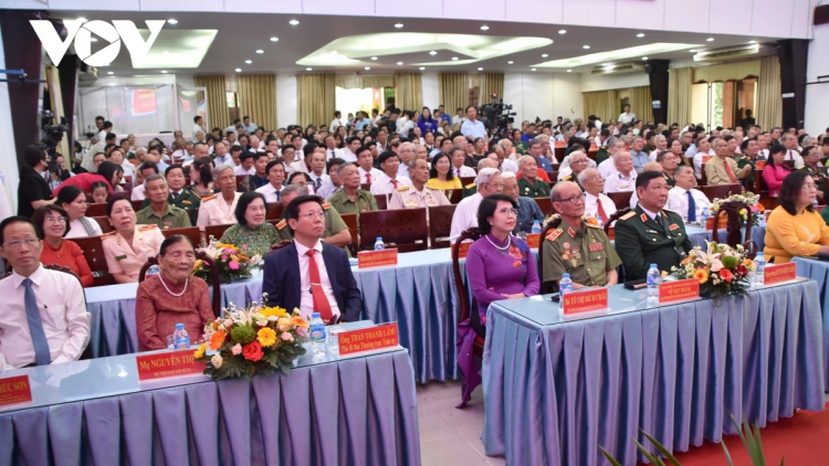 ពត៌មាន​ម៉ោង៦