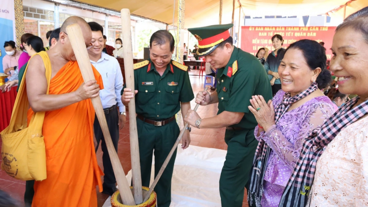 ពត៌មាន​ម៉ោង៦