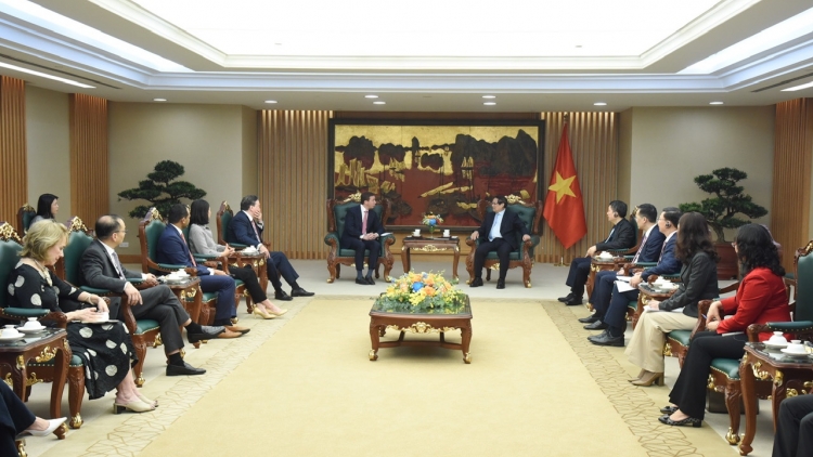 Thủ tướng ồng Phạm Minh Chính wă Kwang lam bồ dờng Kes priă bơcri Warburg Pincus