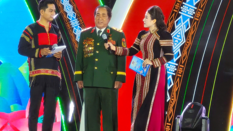 Cau ling Wa Hồ- Bơh bơtô mpồn tam lơh nam lài do tus kàl prang nam pa tŭ do dê 