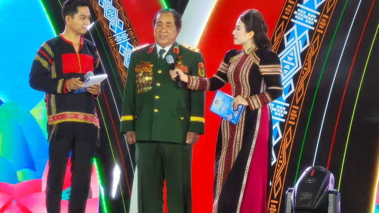 Ƀô̆ đô̆i Ƀok Hô-Đơ̆ng kơdrăn tơblăh sơ̆ truh puih mak hrei ou