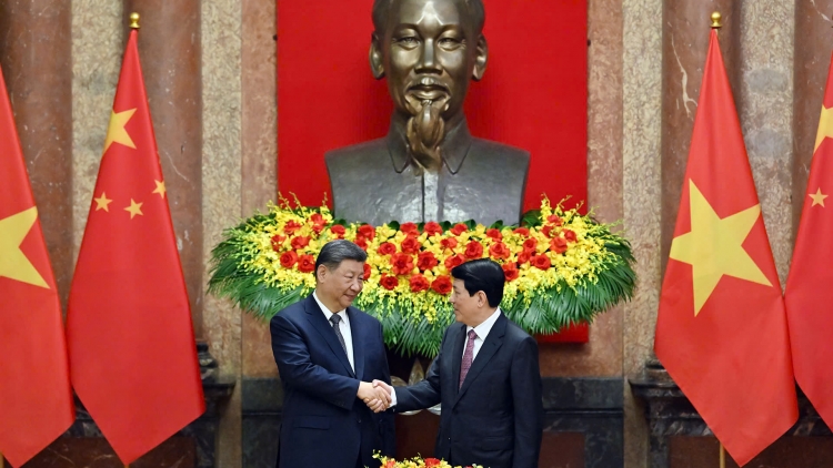 Nău mbơh nsum Việt Nam - Trung Quốc.